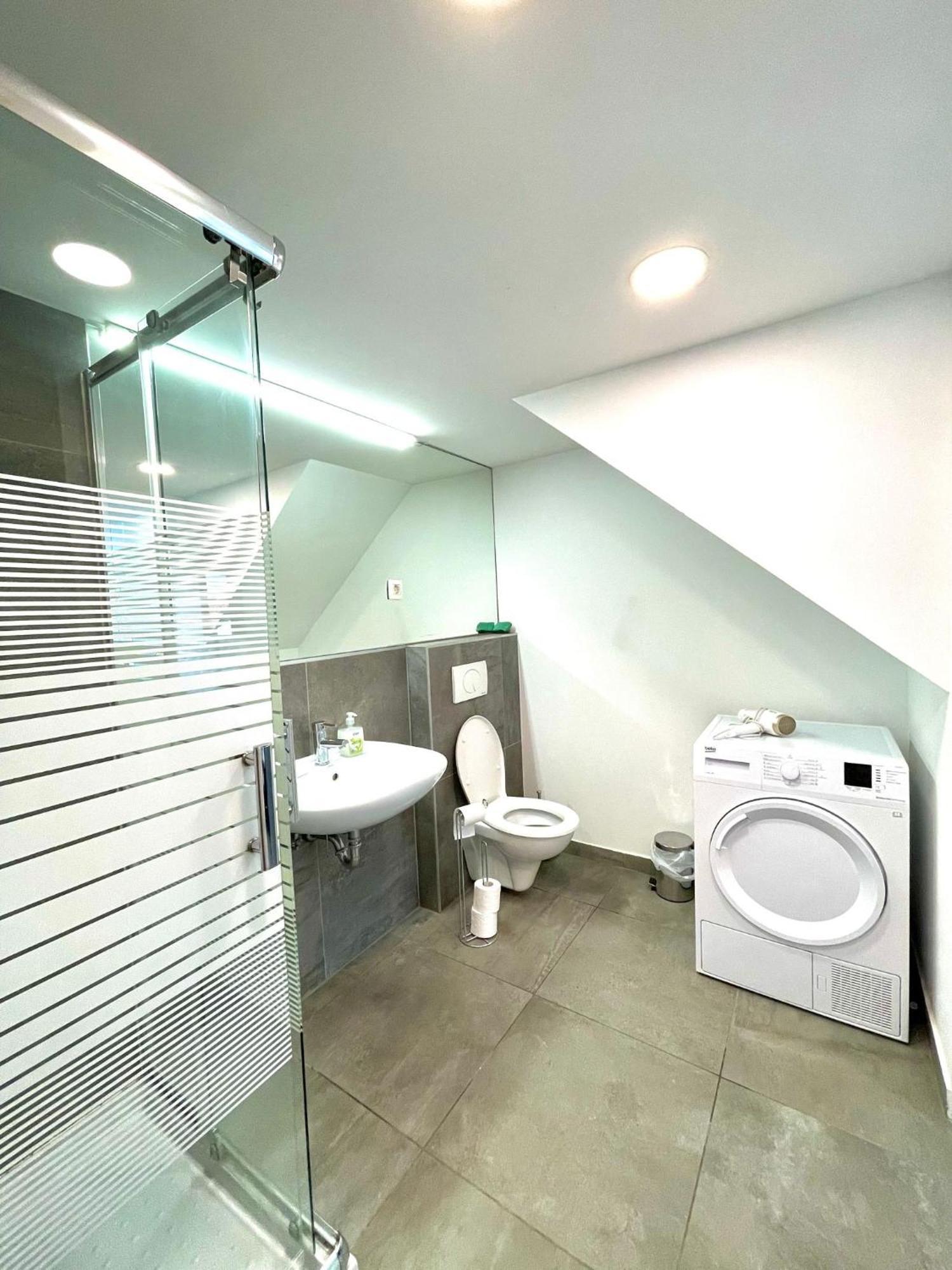 Khan Apartments リュブリャナ エクステリア 写真